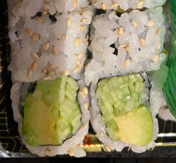 Avocado & Cucu Roll
